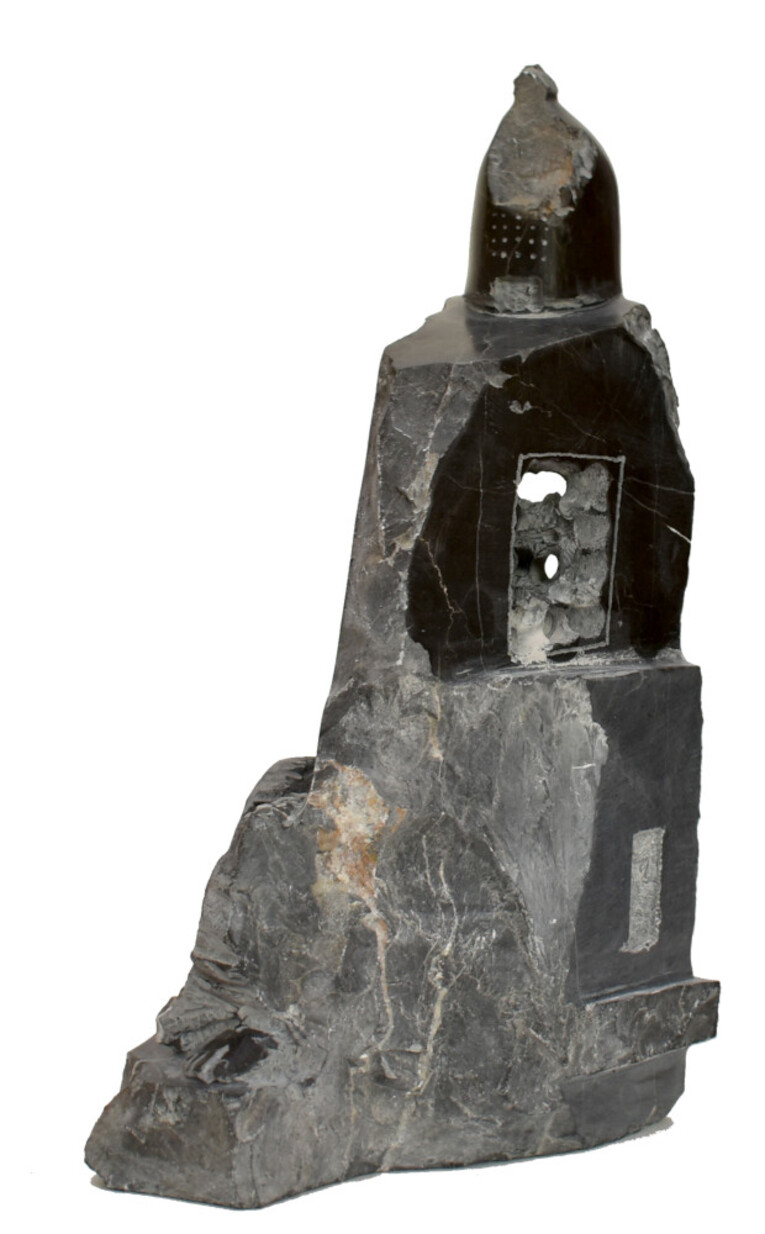 Georgi Marinov Voin XVI 31x15x16 cheren mramor w